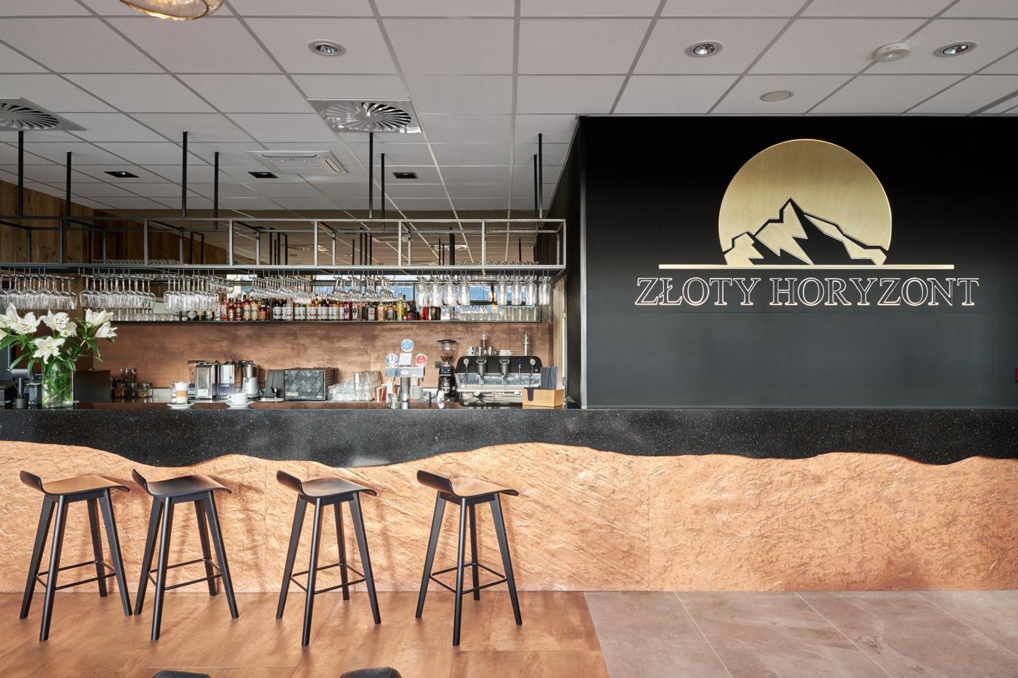 Zloty Horyzont Hotel & Resort ชกลาร์สกา ปอเรมบา ภายนอก รูปภาพ