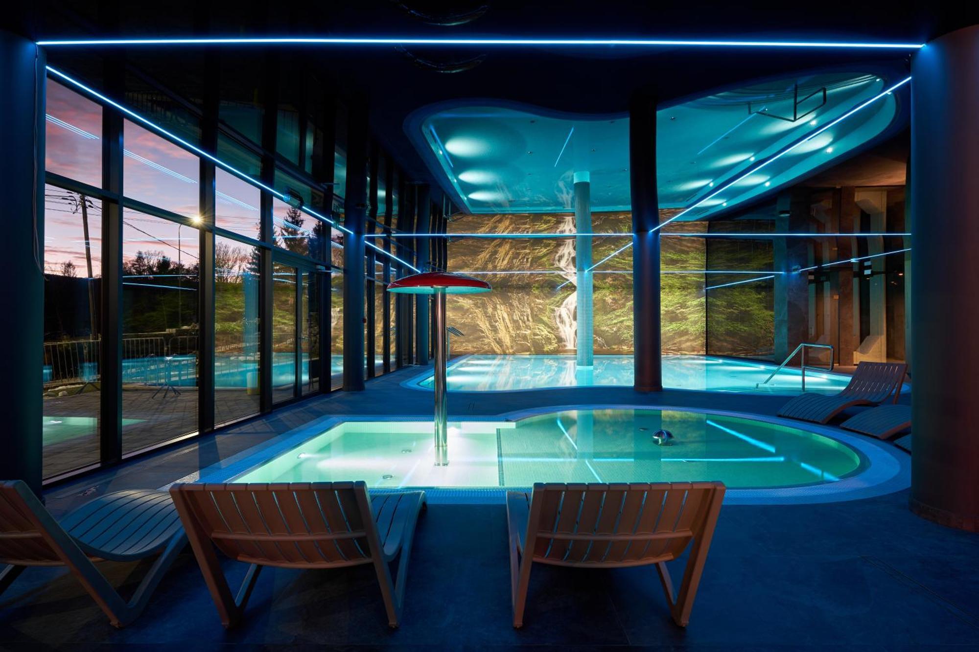 Zloty Horyzont Hotel & Resort ชกลาร์สกา ปอเรมบา ภายนอก รูปภาพ
