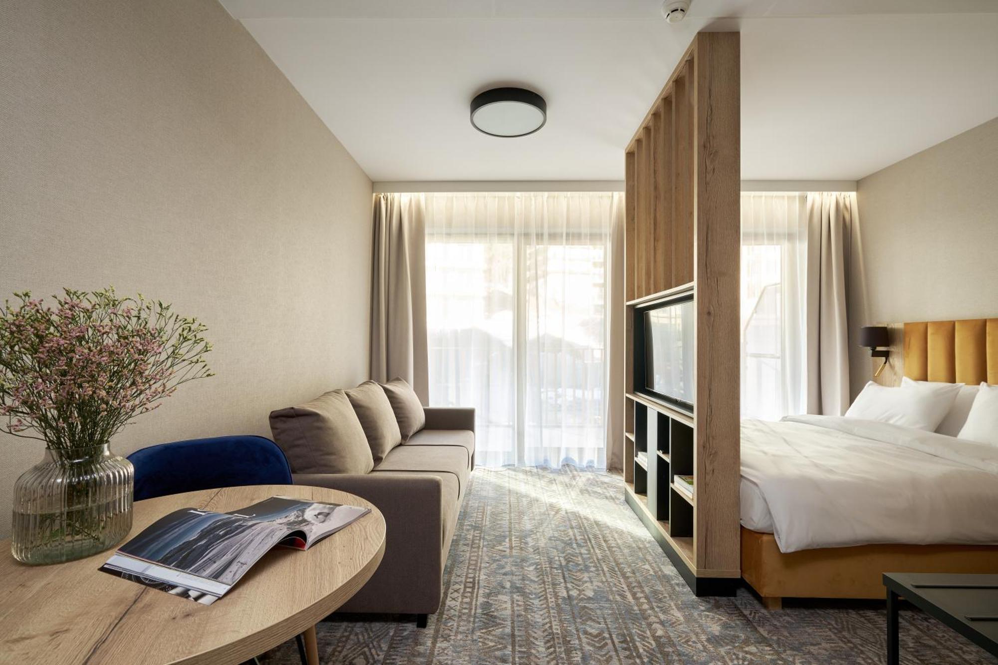Zloty Horyzont Hotel & Resort ชกลาร์สกา ปอเรมบา ภายนอก รูปภาพ