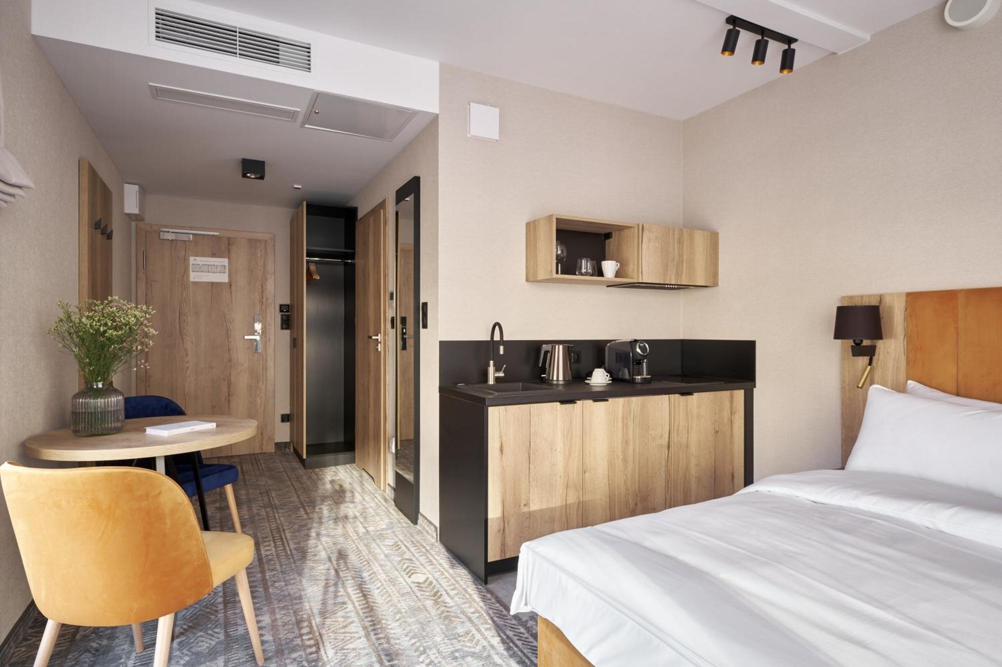 Zloty Horyzont Hotel & Resort ชกลาร์สกา ปอเรมบา ภายนอก รูปภาพ