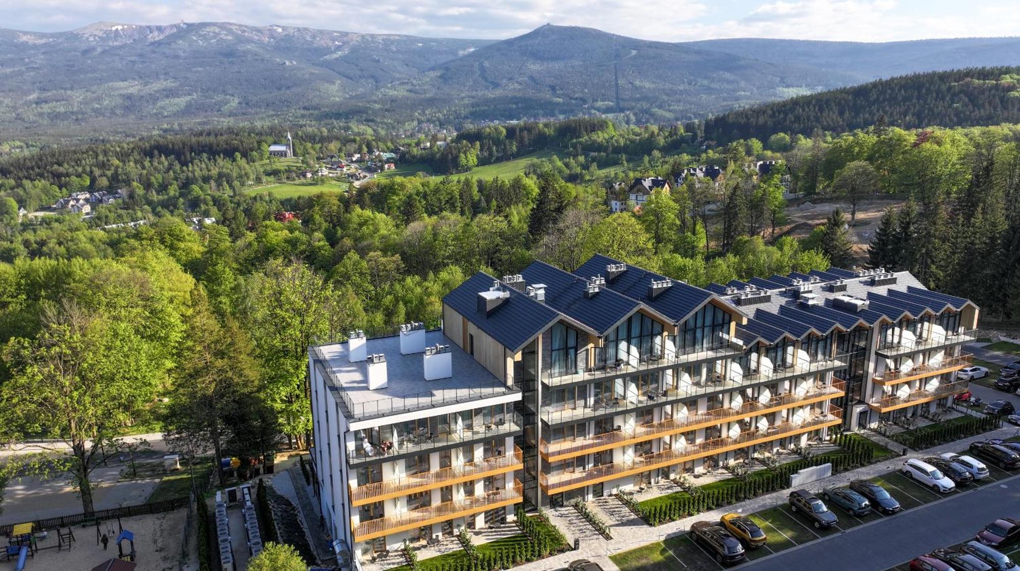 Zloty Horyzont Hotel & Resort ชกลาร์สกา ปอเรมบา ภายนอก รูปภาพ