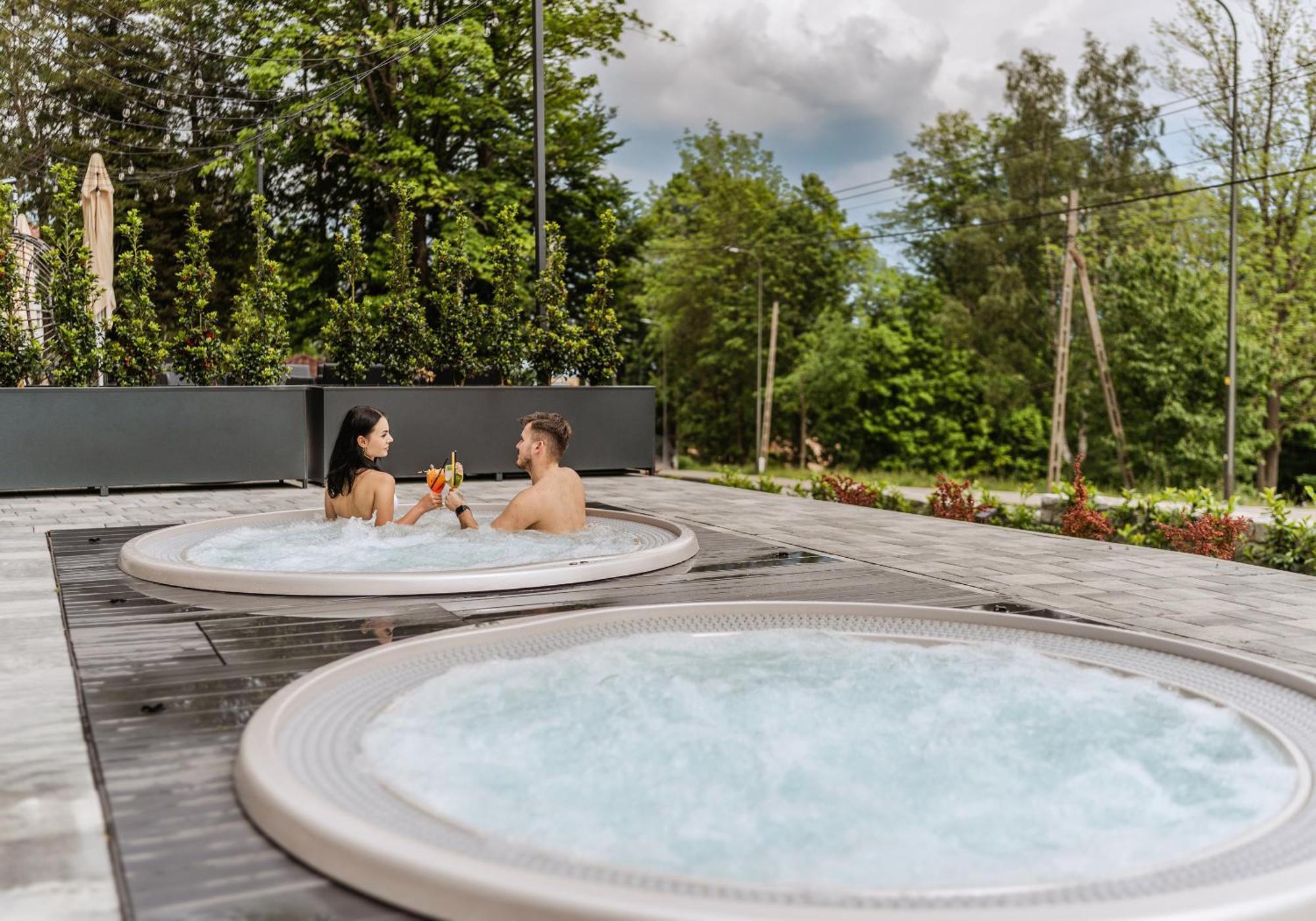 Zloty Horyzont Hotel & Resort ชกลาร์สกา ปอเรมบา ภายนอก รูปภาพ