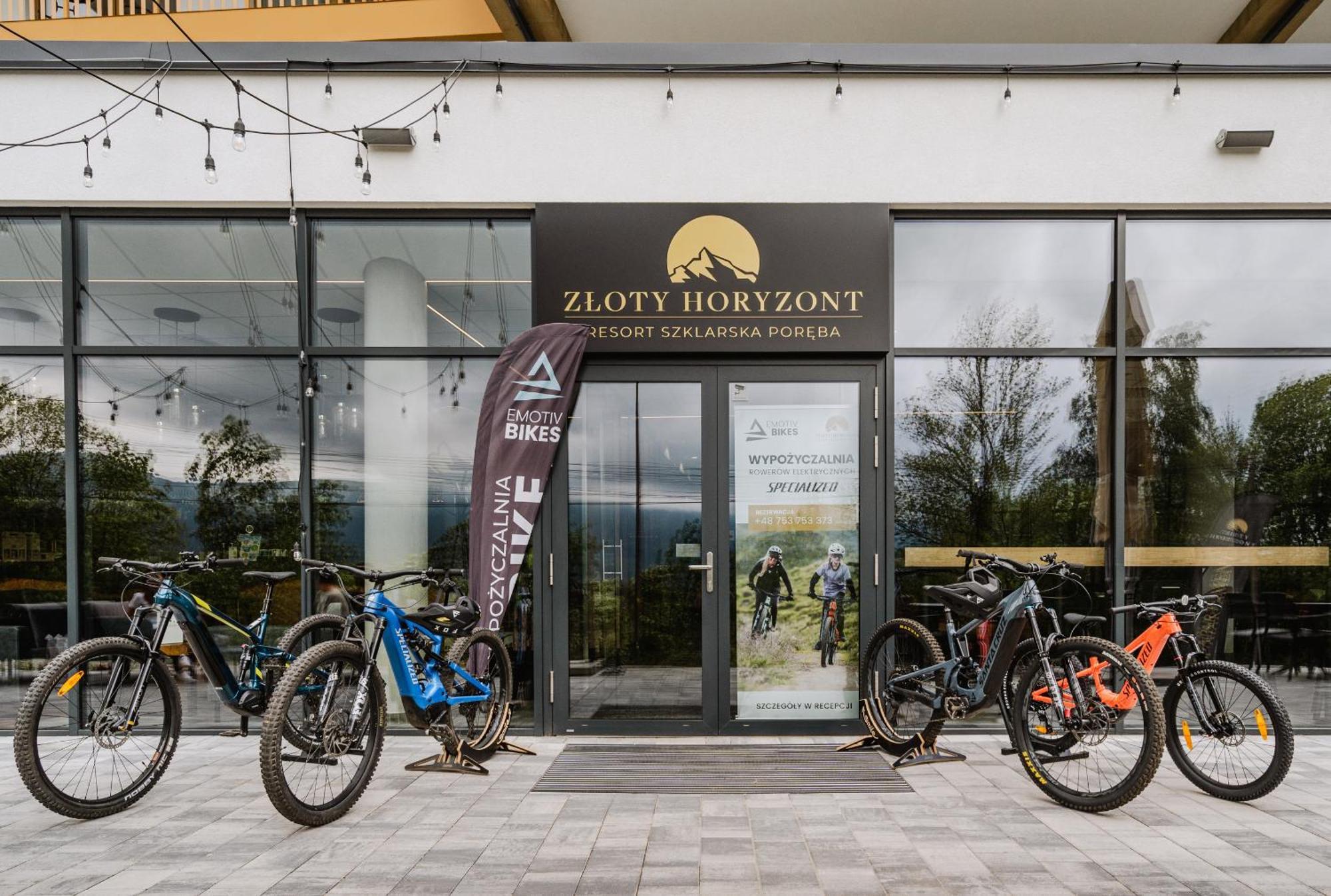 Zloty Horyzont Hotel & Resort ชกลาร์สกา ปอเรมบา ภายนอก รูปภาพ