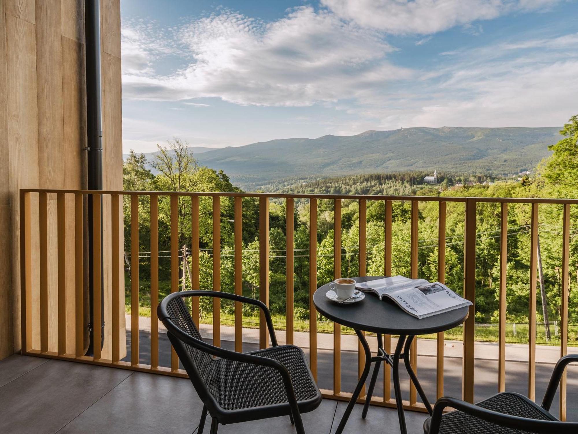Zloty Horyzont Hotel & Resort ชกลาร์สกา ปอเรมบา ภายนอก รูปภาพ